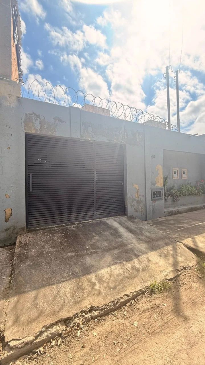 C-81 CASA PEDRO LEOPOLDO MG.