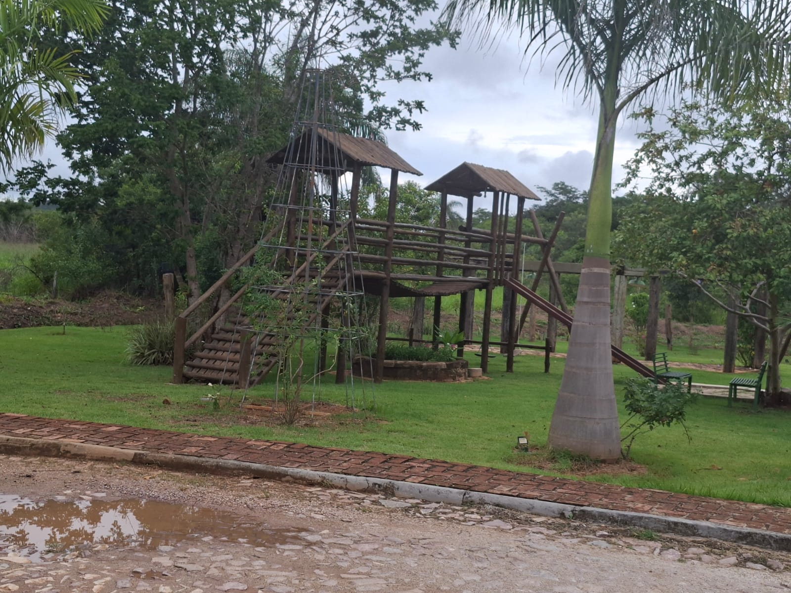 L-07 LOTE 1000M2 CONDOMINIO VALE VERDE  FUNILANDIA MG